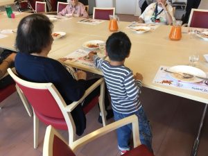 jeune enfant creche bilingue de Mies