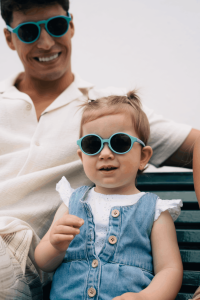 daycare mies happy child sunglasses